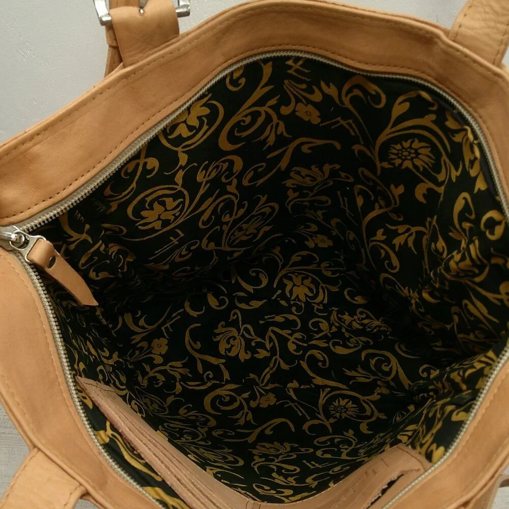 Quality Handcrafted Natural Labrado Minimalist Design Leather Tote - Picture 11 of 14